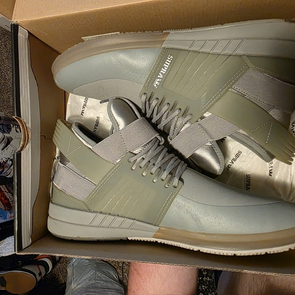 Supra Skytop 5 Gray and Silver Sneakers - Picture 3 of 4